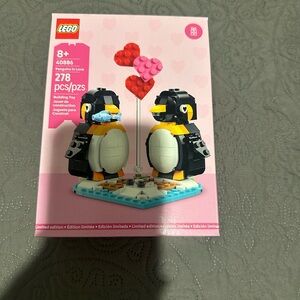 LEGO Penguins in Love Set - Black, White, Pink, Yellow, Blue